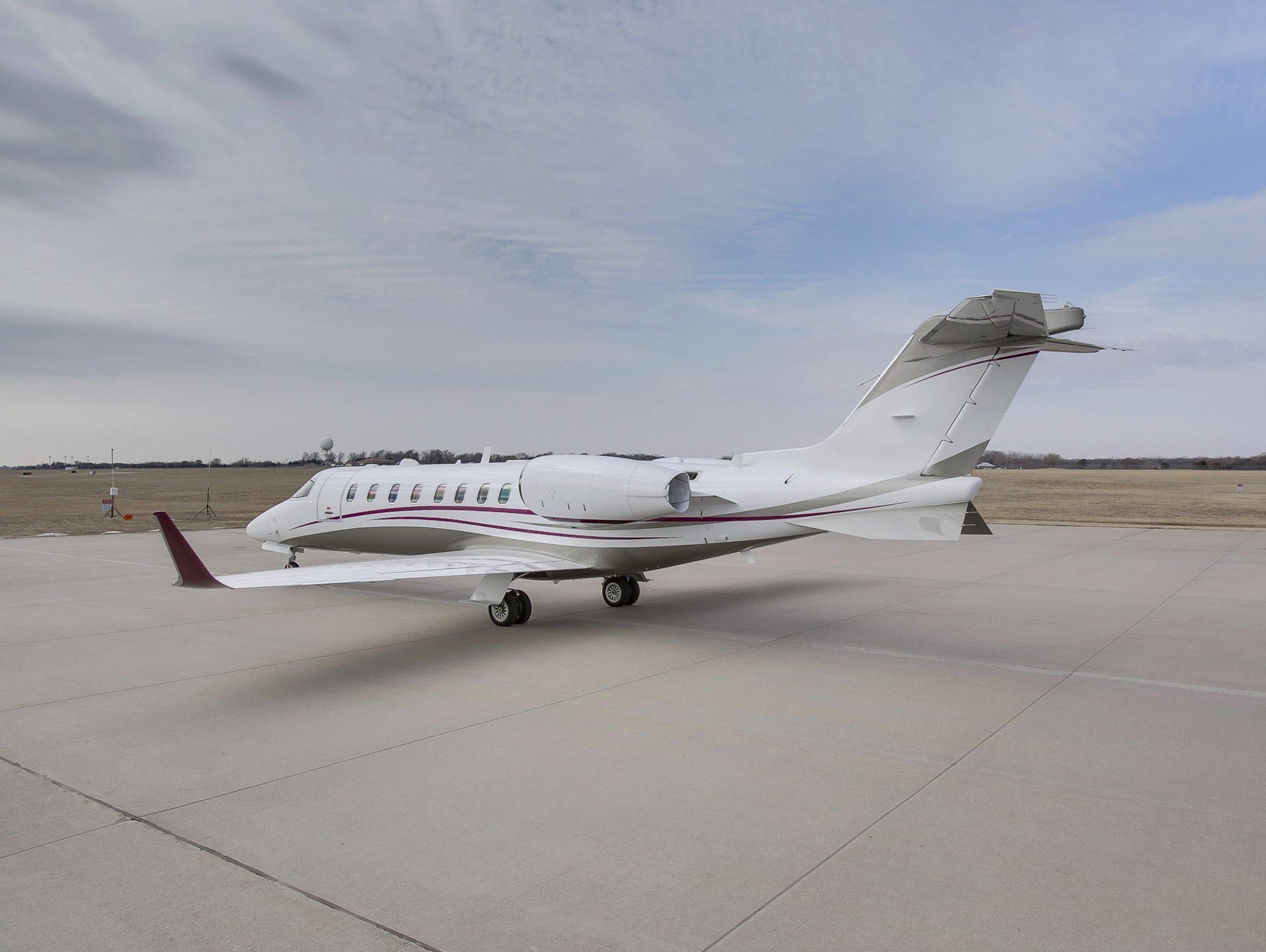 Bombardier Learjet 75 - Skyllence