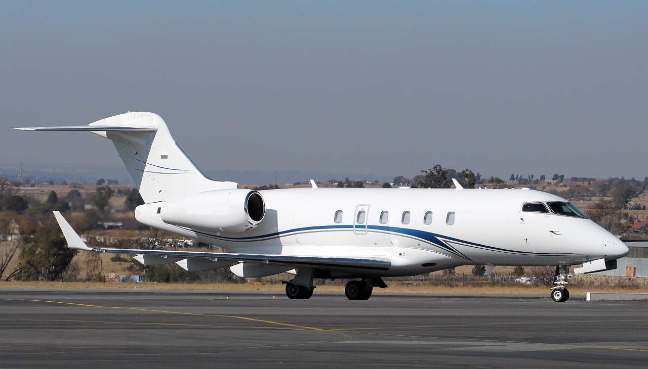 Bombardier Challenger 300 Skyllence