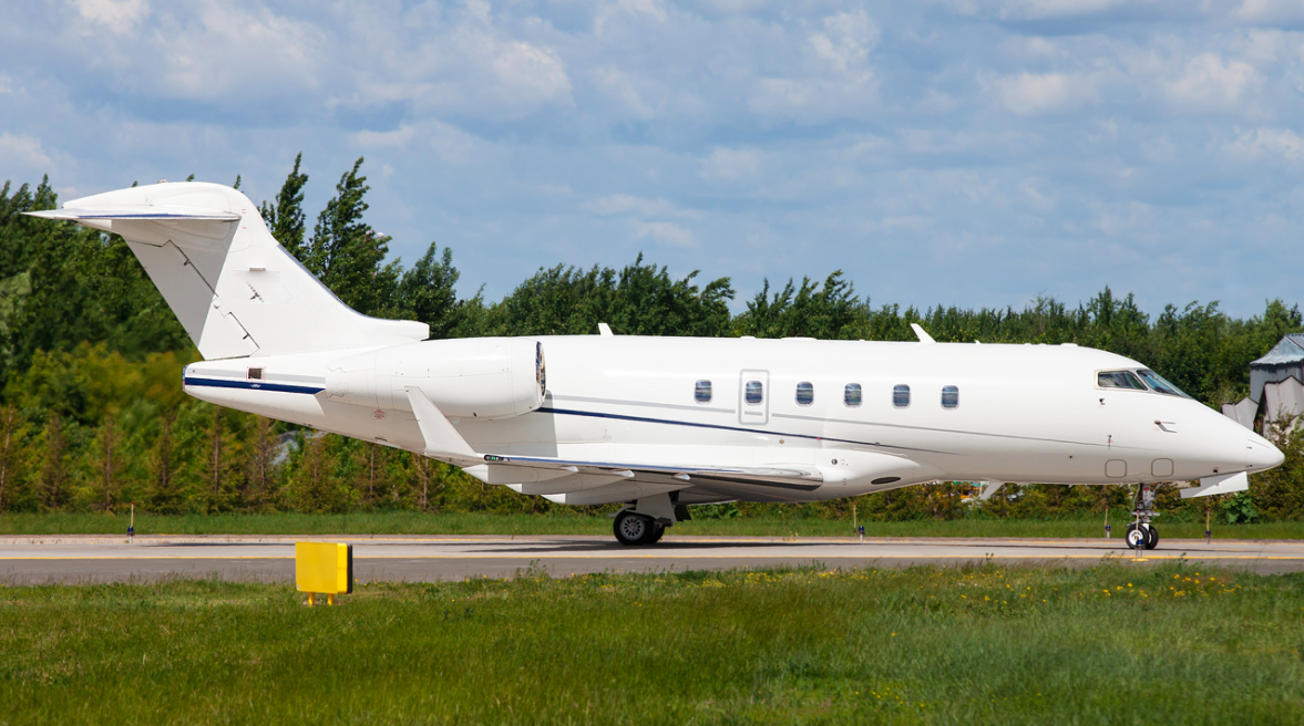 Bombardier Challenger 300 Skyllence