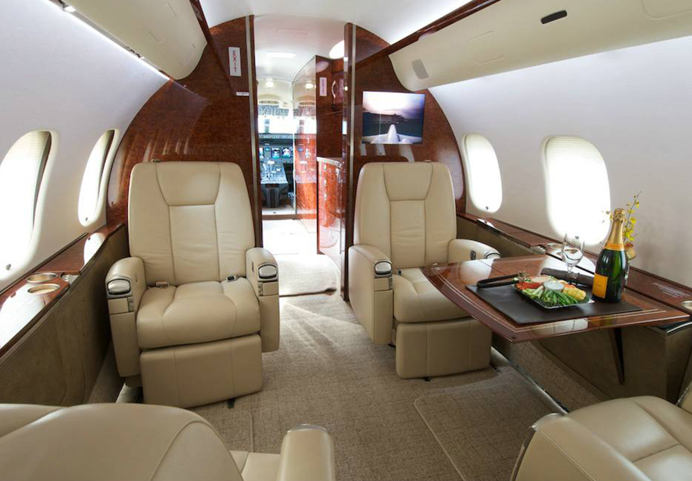 Bombardier Global 5000 - Skyllence